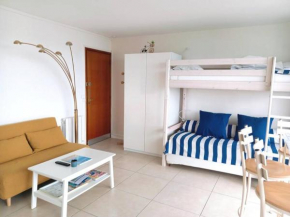 T1 bis neuf avec petite chambre à 150m de la plage